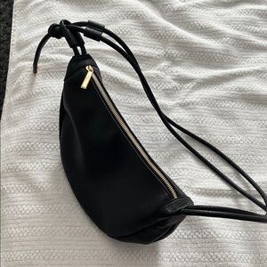 Elegant Black Leather Crossbody Bag